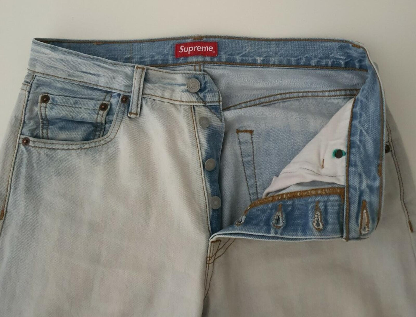 FW16 Supreme x Levi's 501 Bleached Jeans Size W30 L32