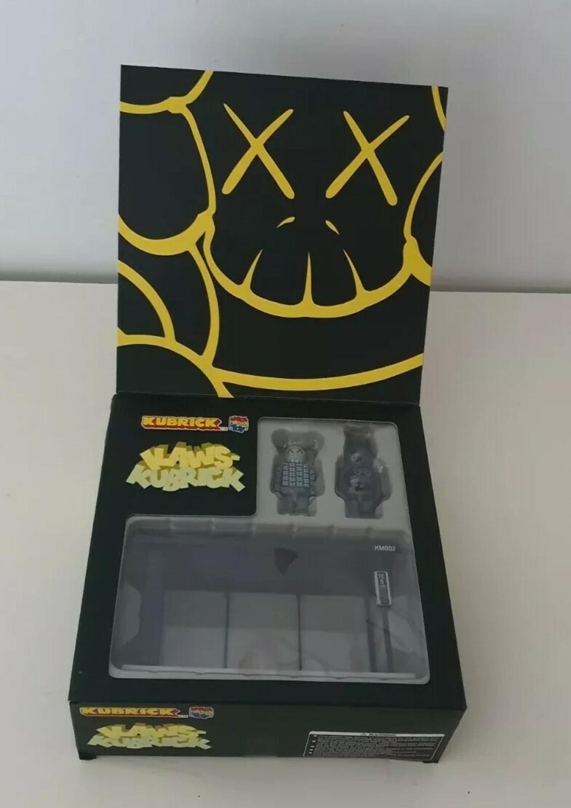 FW02 KAWS x KUBRICK Medicom Bus Stop series volume 2 vinyl toy New and unopened