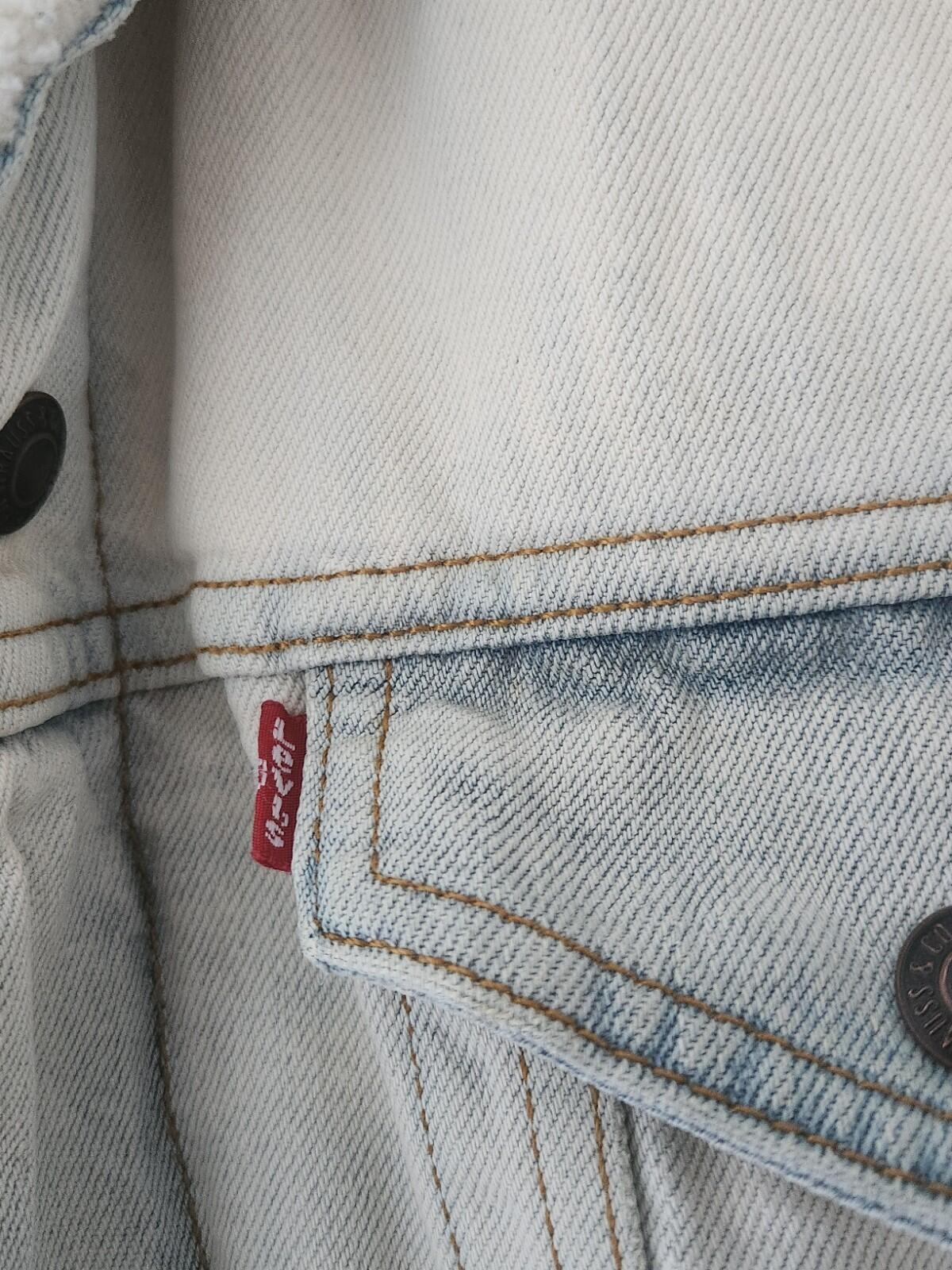 FW16 Supreme Levis Bleached Sherpa Trucker Denim Jacket Size L