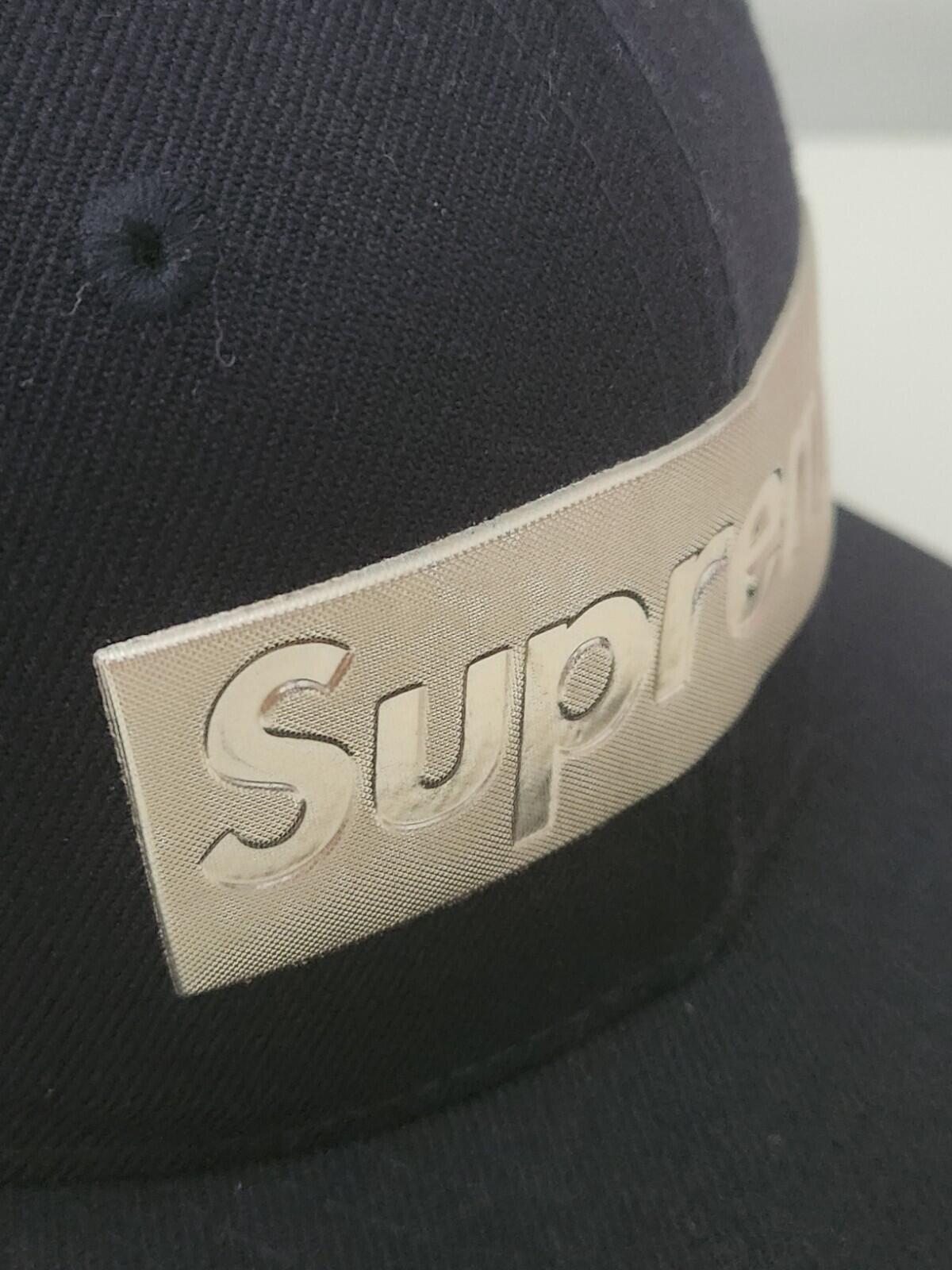 SS16 Supreme Box Logo New Era Marine Mütze Silber Metallic Logo 7 1/4 Seltene Wollmütze