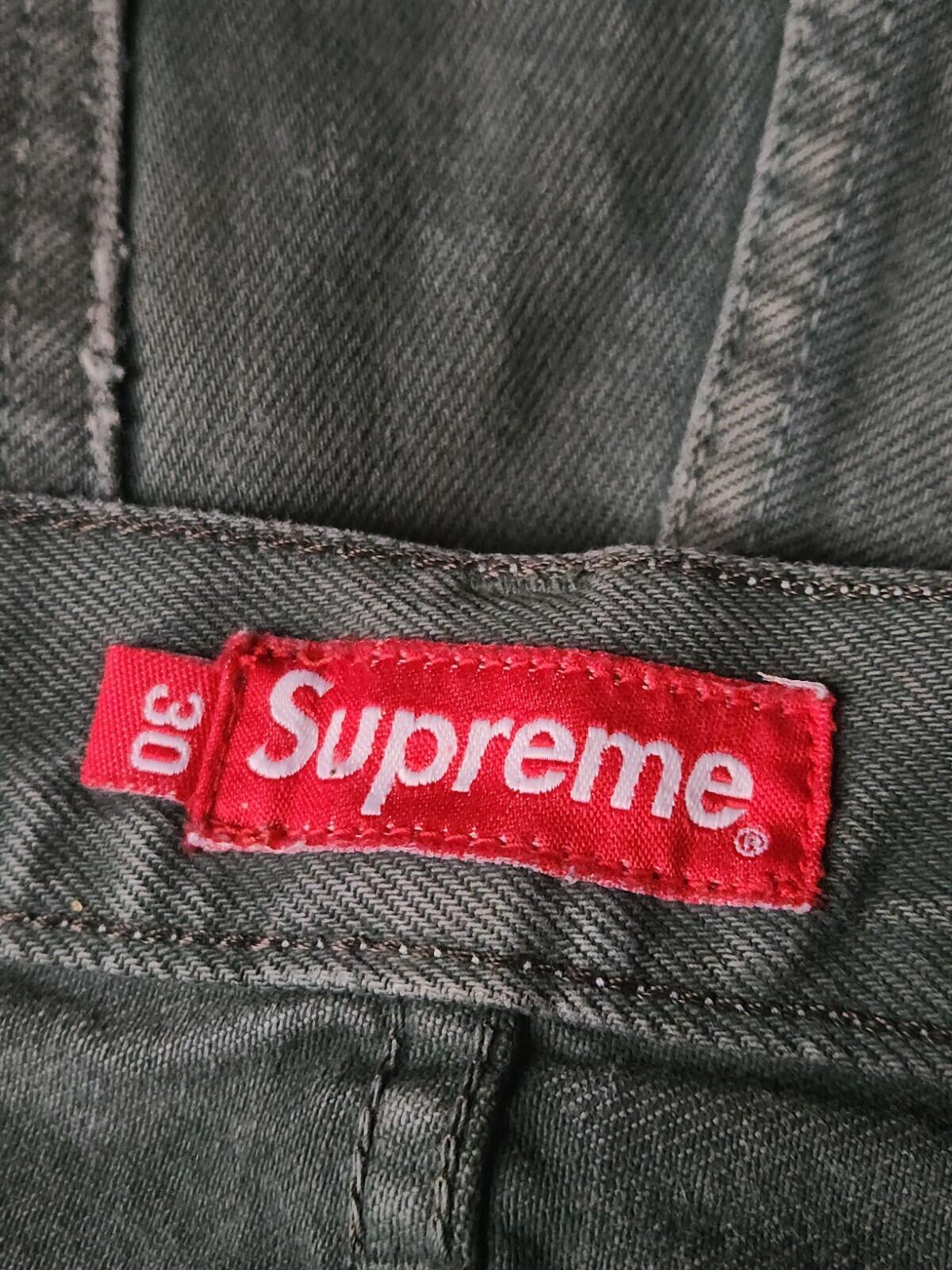 SS18 Supreme jeans regulares lavados Talla 30 Pantalones verde oscuro W30 L25 denim de estrellas