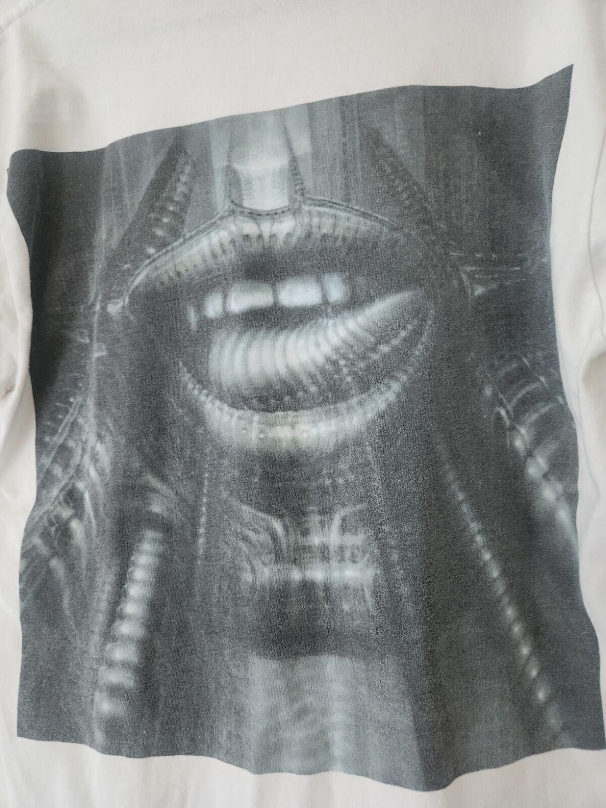 FW14 Supreme x H.R. Giger White Tee Size M Medium T-shirt Vintage 2014 Rare
