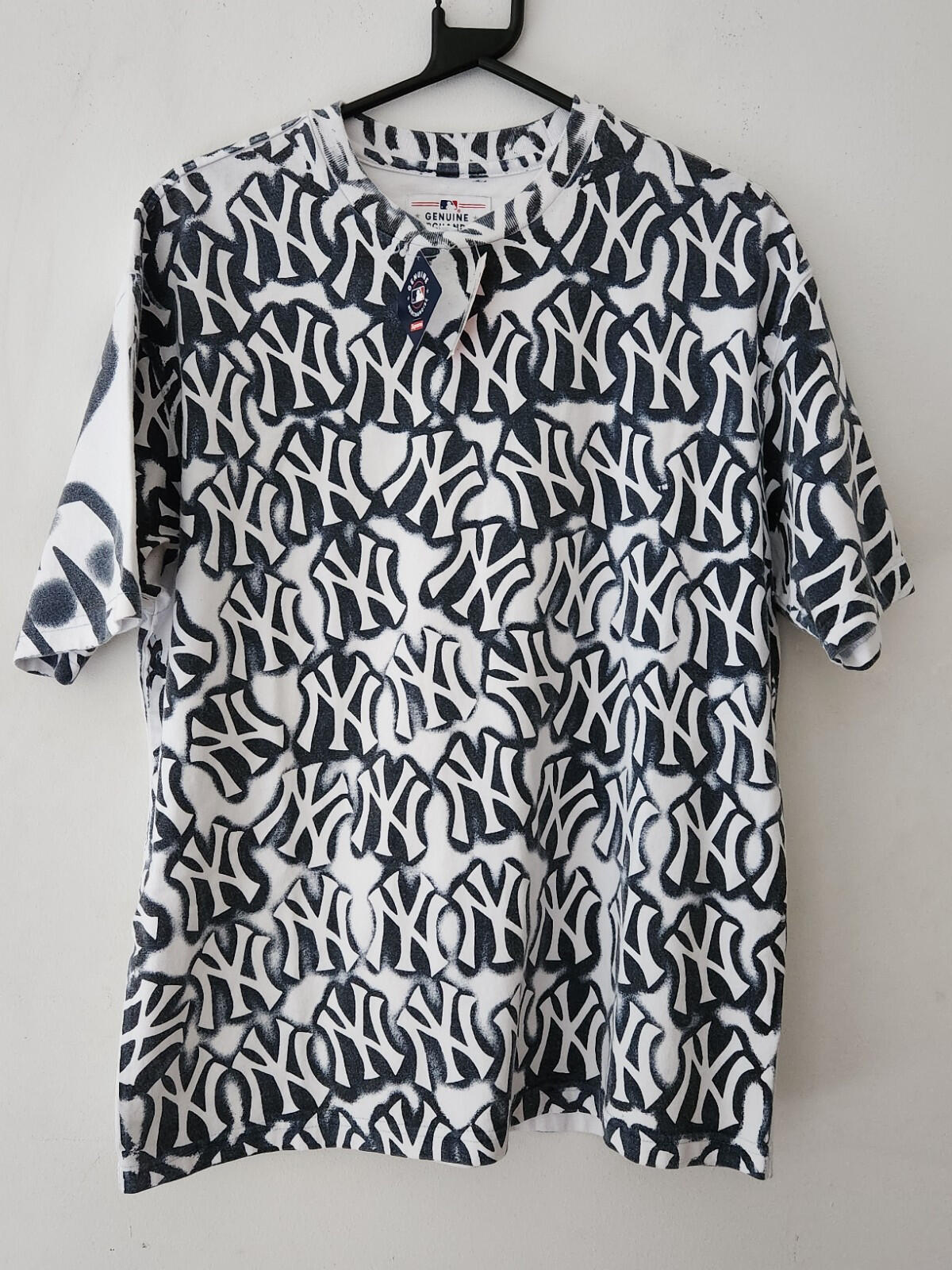 FW21 Supreme New York Yankees Airbrush S/S Top White Tee Size S Small T-shirt