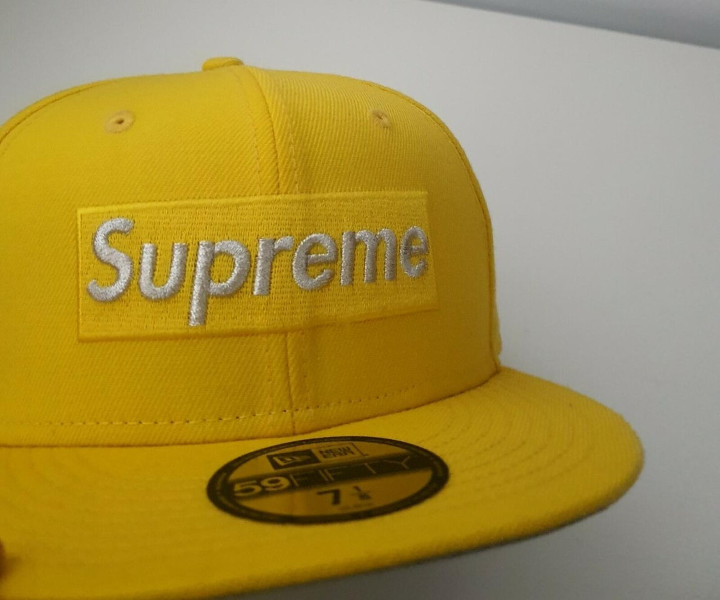 SS20 Supreme $1M box logo New Era size 7 1/8 yellow cap