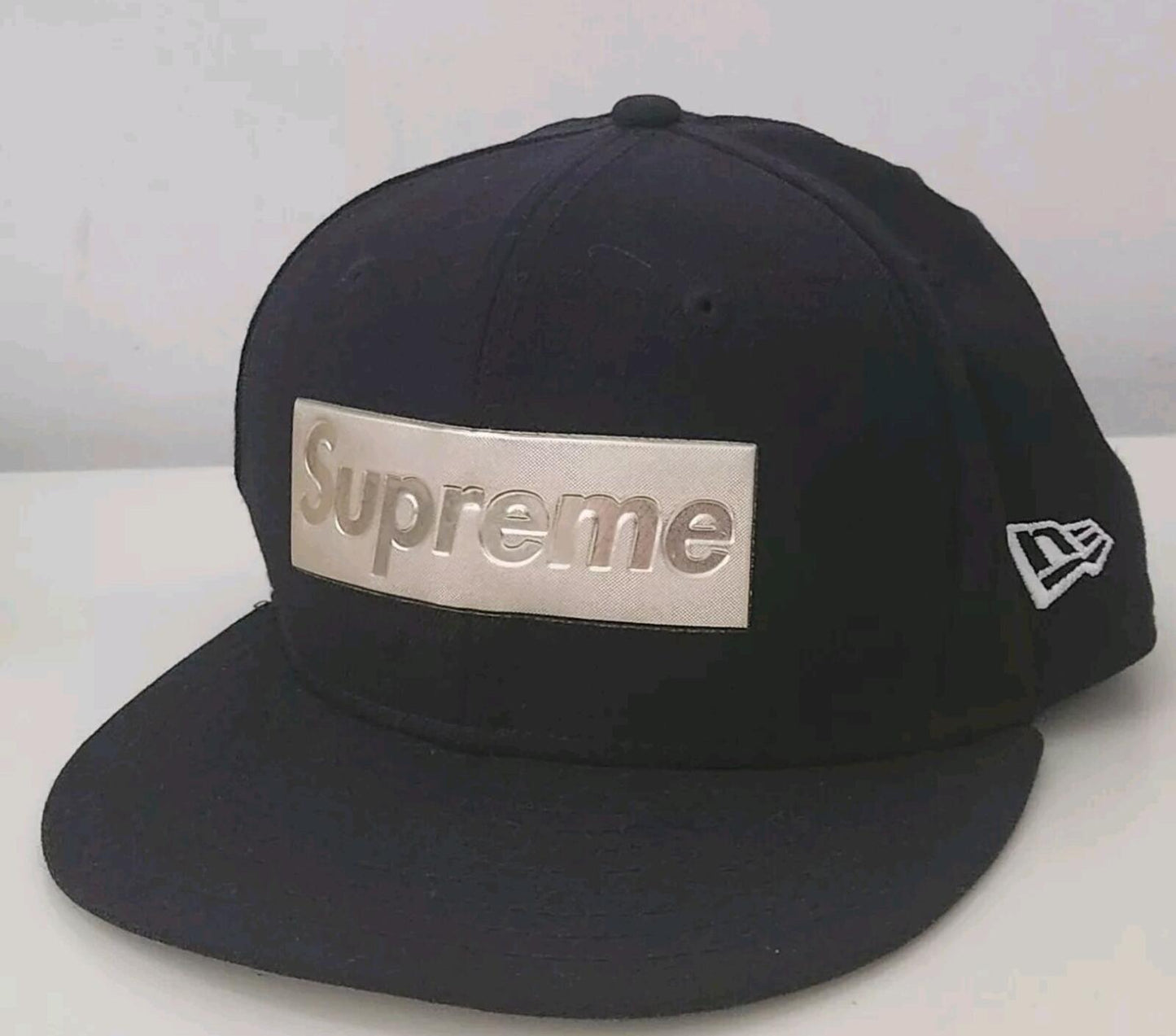 SS16 Supreme Box Logo New Era Marine Mütze Silber Metallic Logo 7 1/4 Seltene Wollmütze