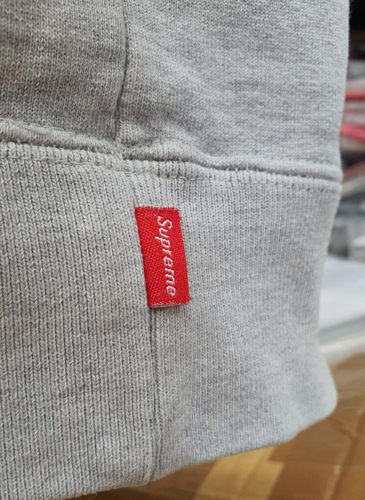 FW18 Supreme Text Stripe Kapuzenpullover Grau Gr. M