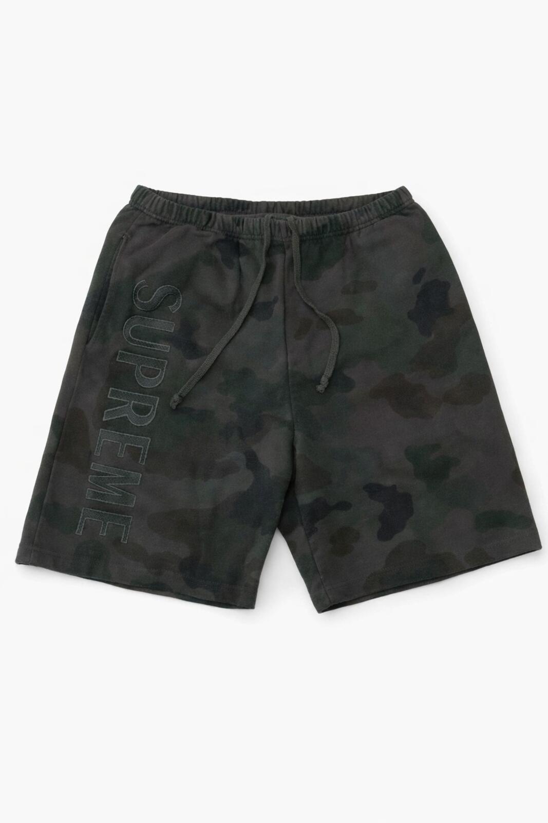 SS20 Supreme Overdyed Sweatshort Black Painted Camo Größe S