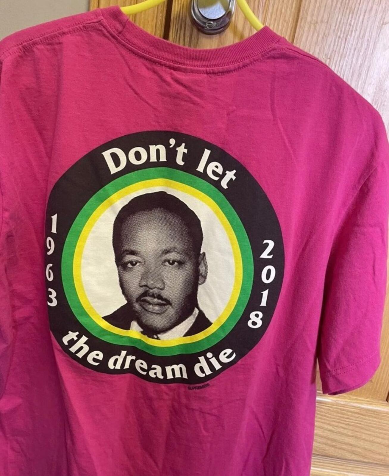 SS18 Supreme Martin Luther King MLK tee magenta T-shirt M
