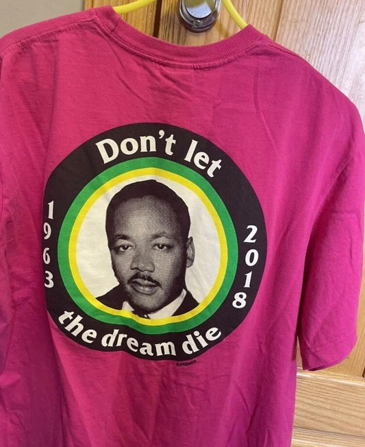 SS18 Supreme Martin Luther King MLK camiseta magenta talla M