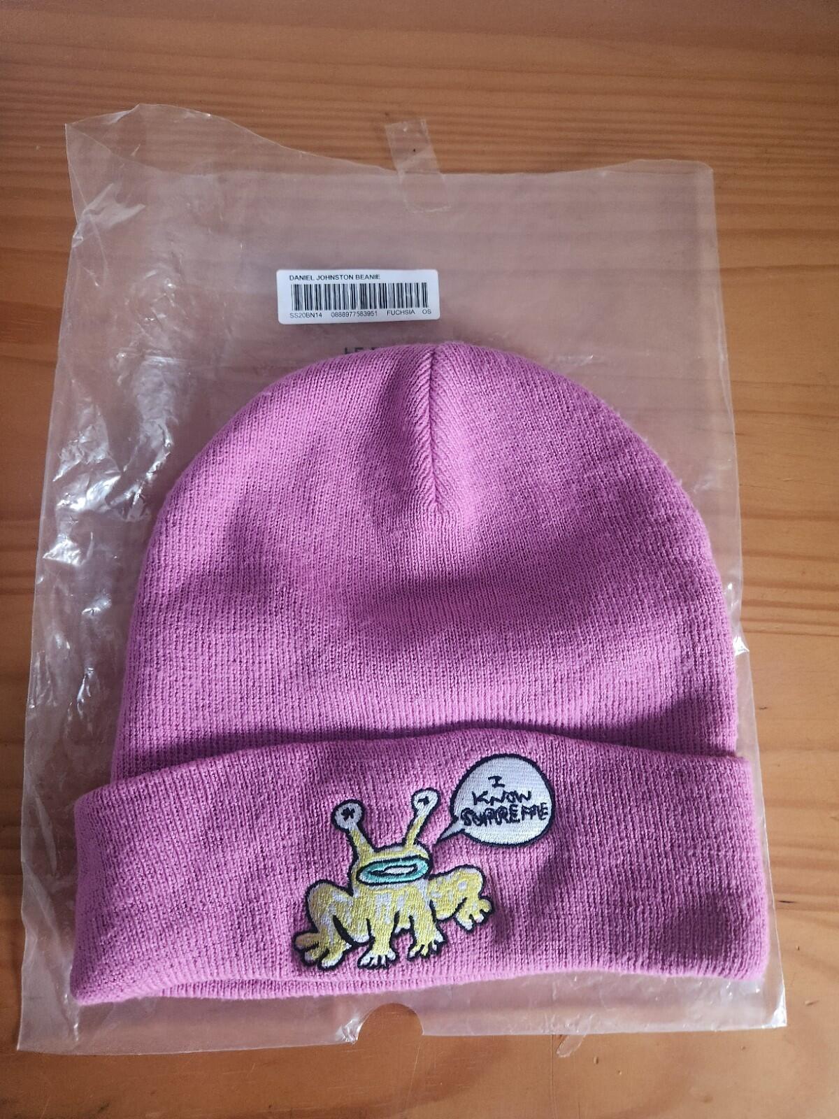 SS20 Supreme Daniel Johnston beanie fuchsia