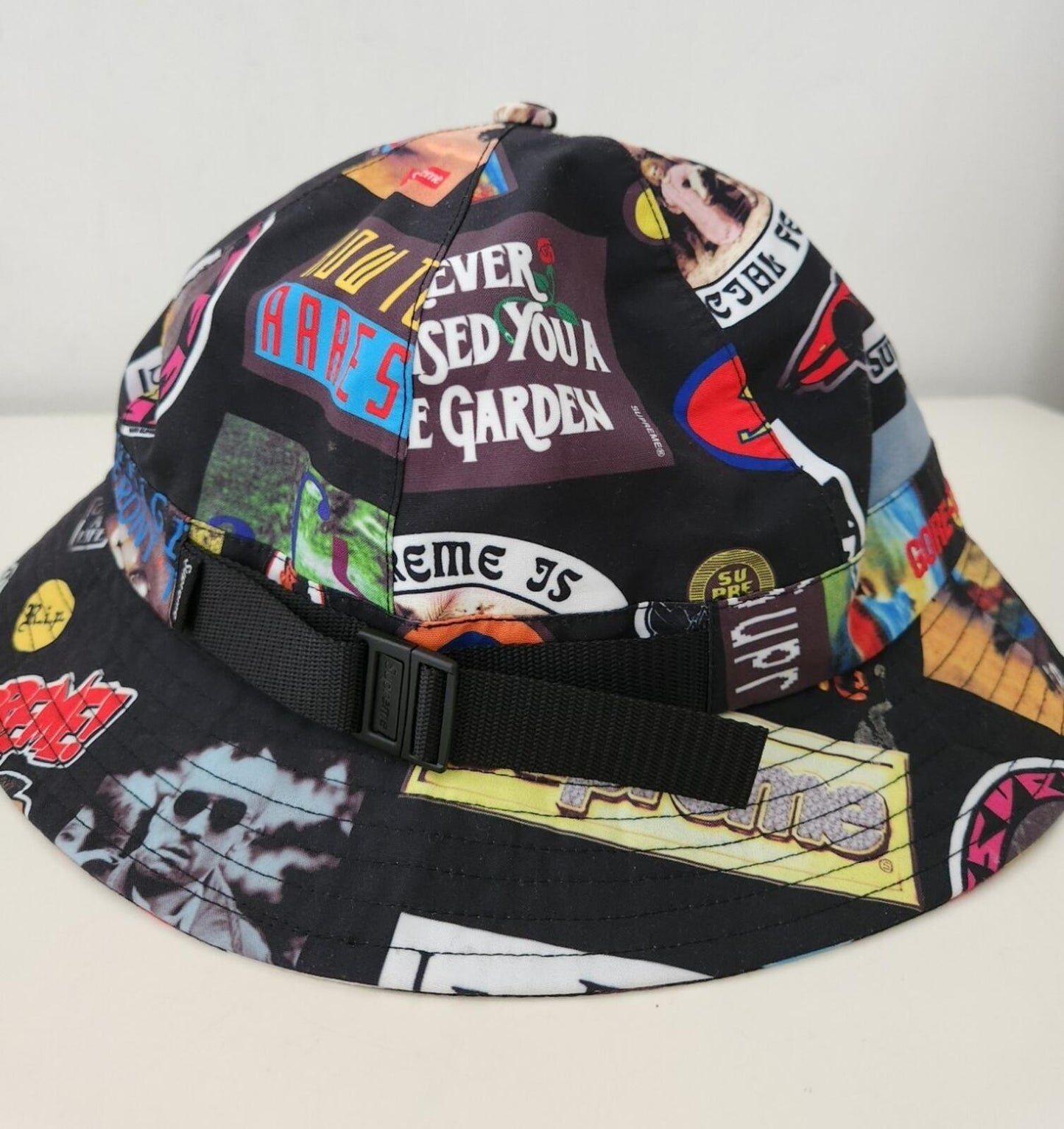 SS21 Supreme GORE-TEX Bell Hat Pegatinas