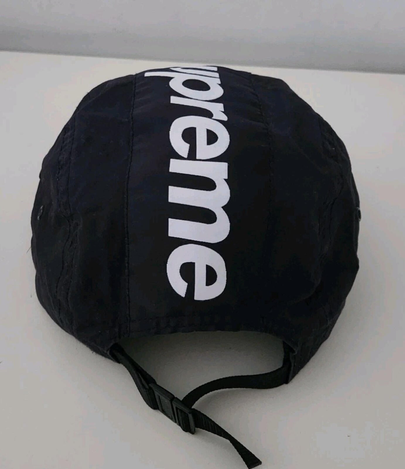 Gorra de campamento con paneles a rayas FW16 Supreme negra con logo grande