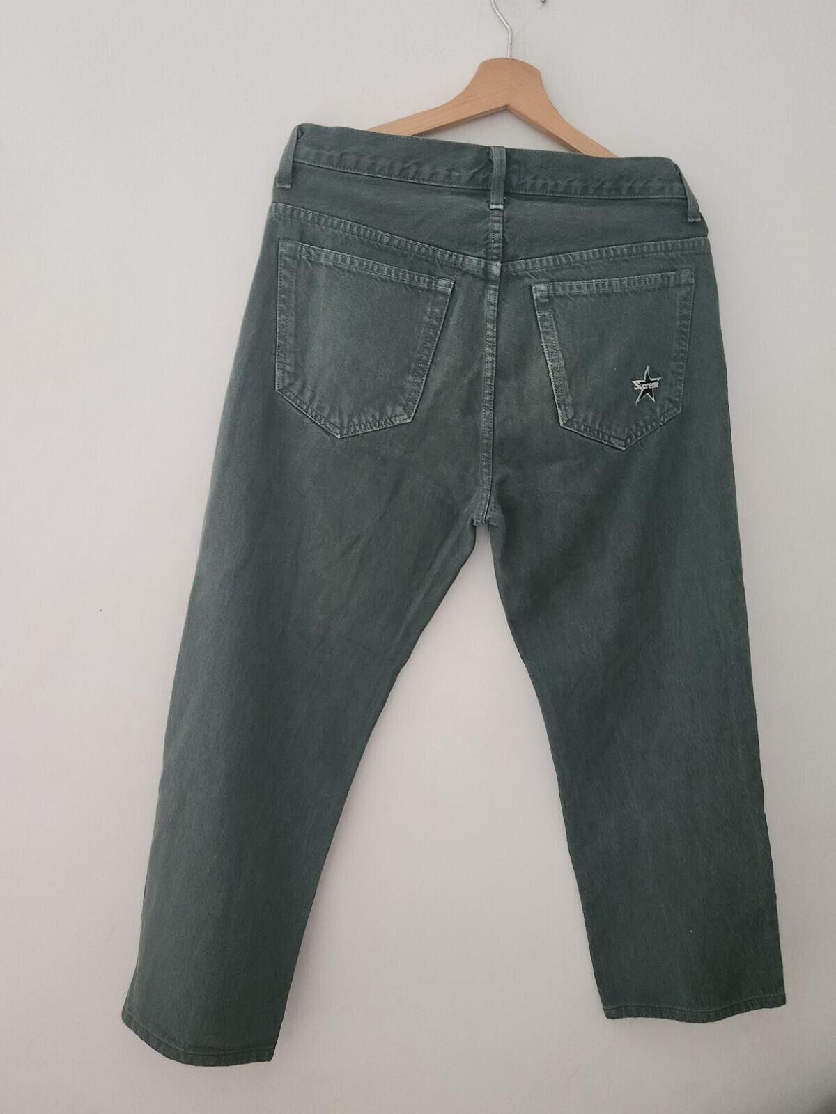 SS18 Supreme jeans regulares lavados Talla 30 Pantalones verde oscuro W30 L25 denim de estrellas