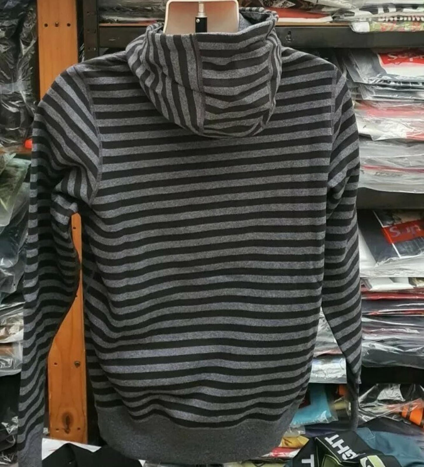NOAH Mr. Porter Sudadera con capucha y forro polar a rayas, color negro, talla S pequeña, nueva