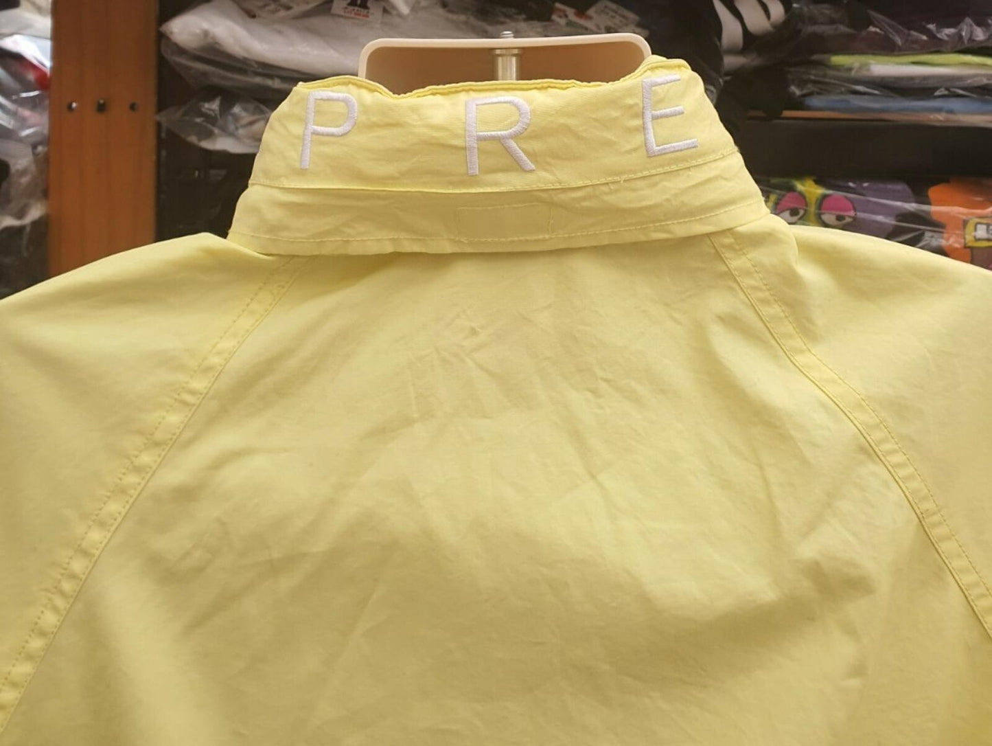 SS20 Supreme Raglan Court Jacke Hellgelb Größe L