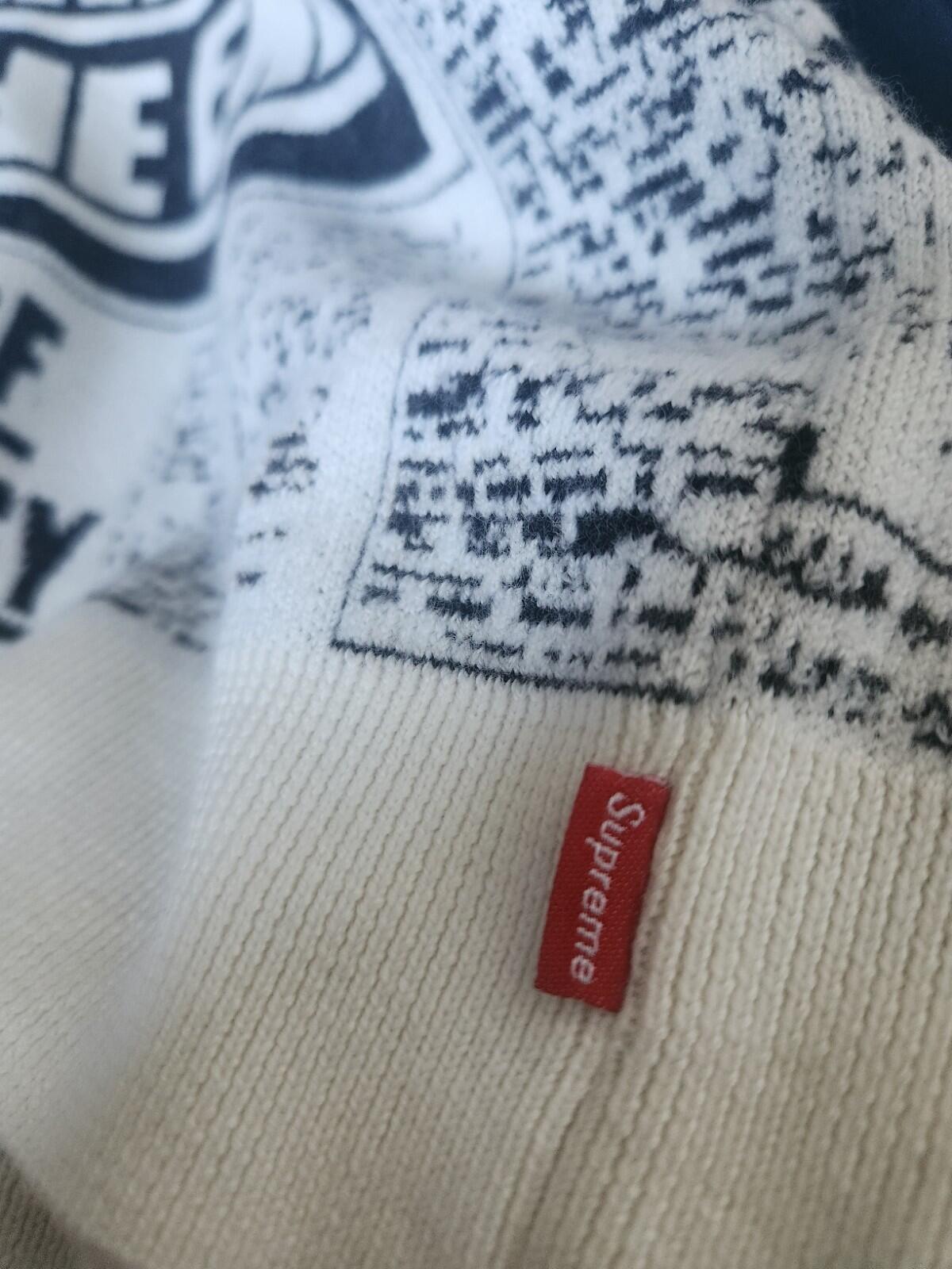 FW18 Supreme Newsprint Pullover Merinowolle Weiß Größe S