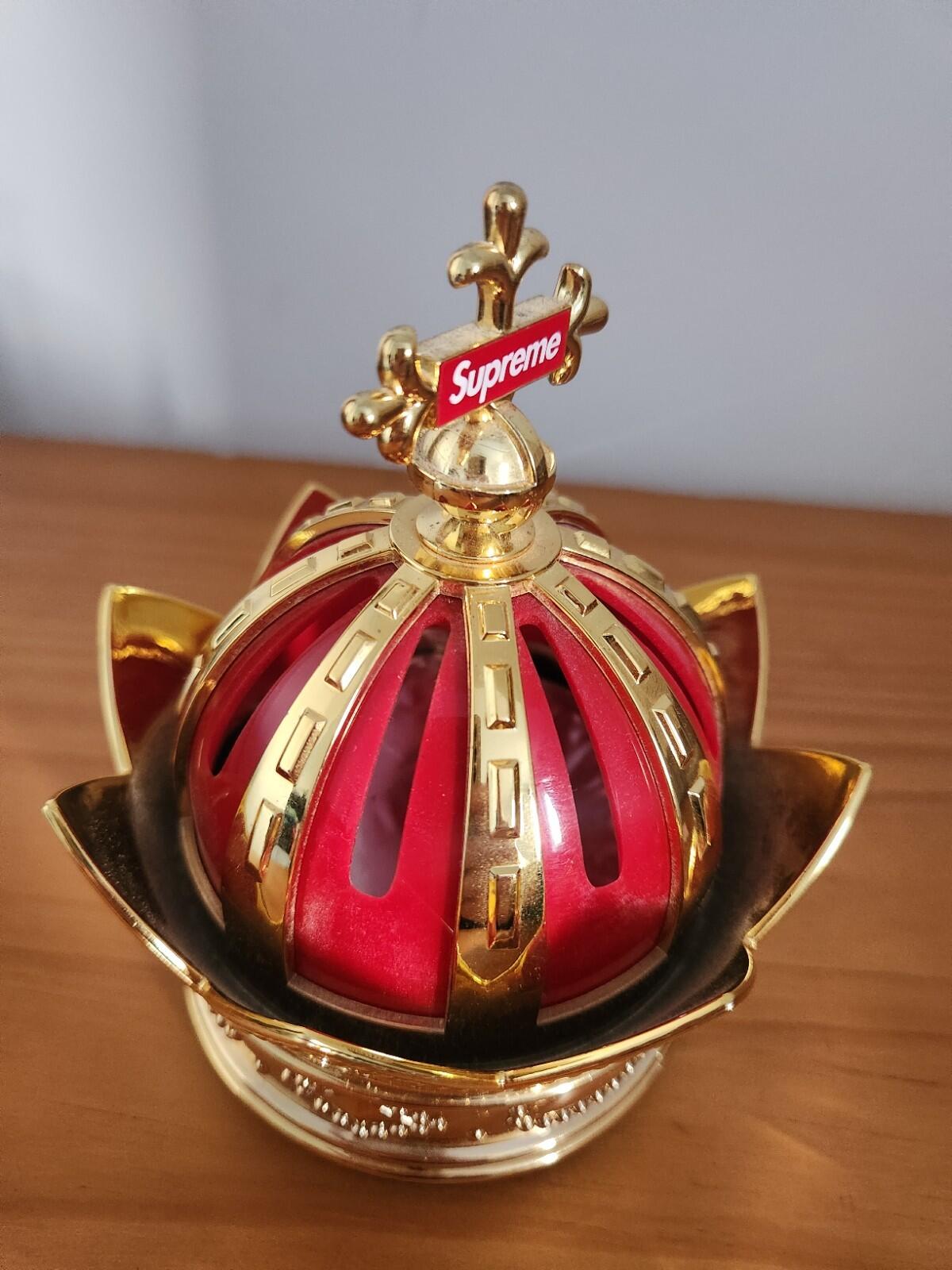 SS19 Supreme Ambientador Corona Rojo Oro Plástico Accesorio Fragancia para Coche