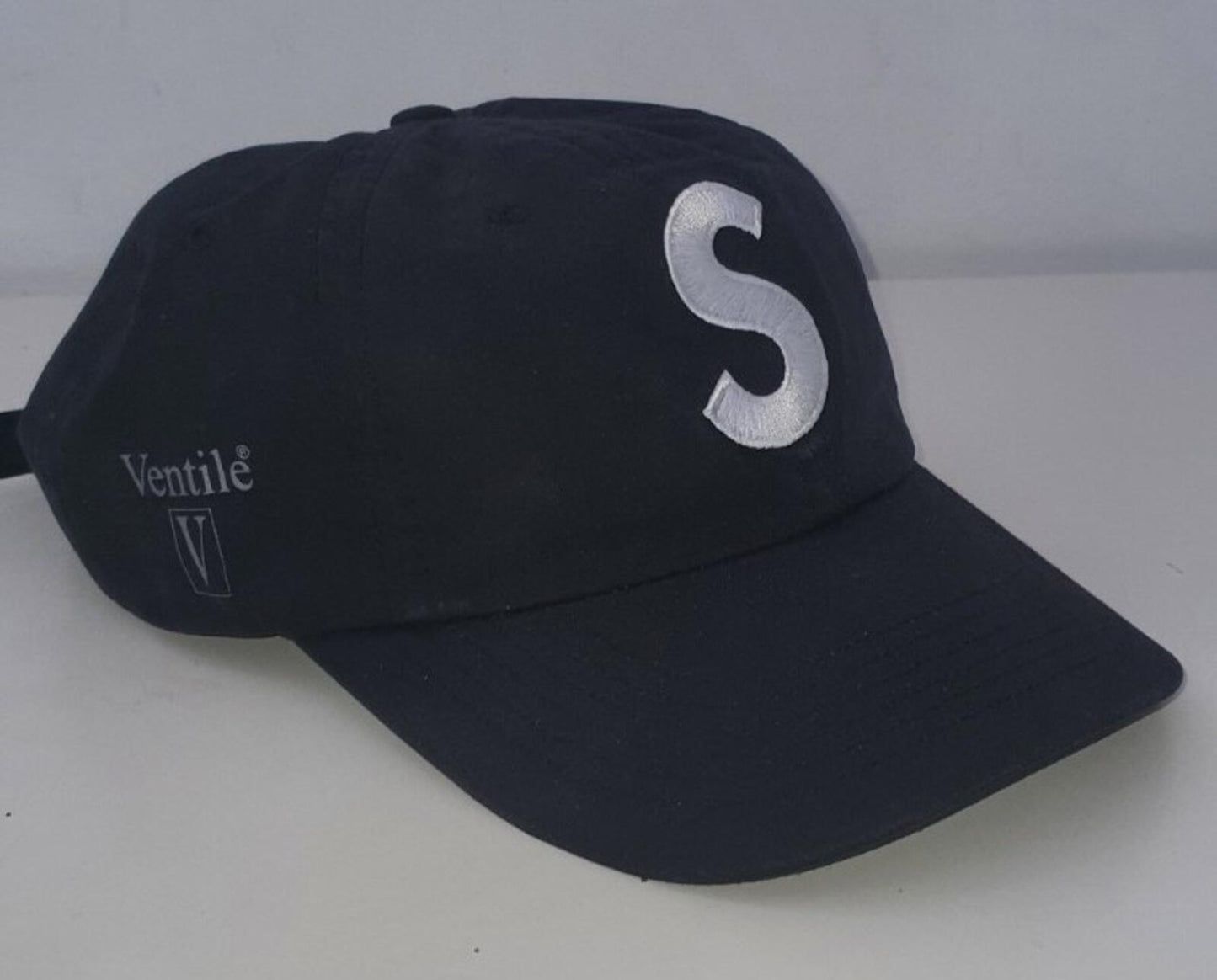 FW21 Supreme Ventile S Logo 6-panel Cap Wasserabweisende Kappe Schwarz Reflektierend