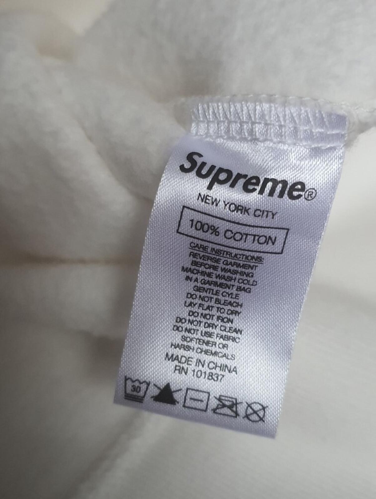 FW19 Supreme Rhinestone Script hooded sweatshirt size M medium hoodie white