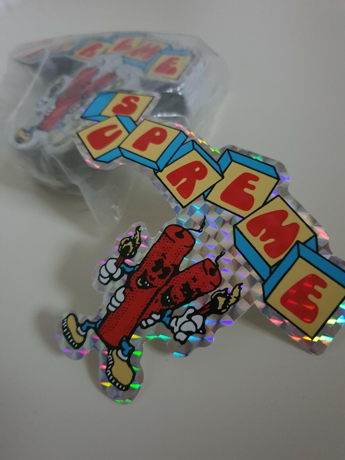 100 SS19 Supreme Dynamite Stickers (1x brick)