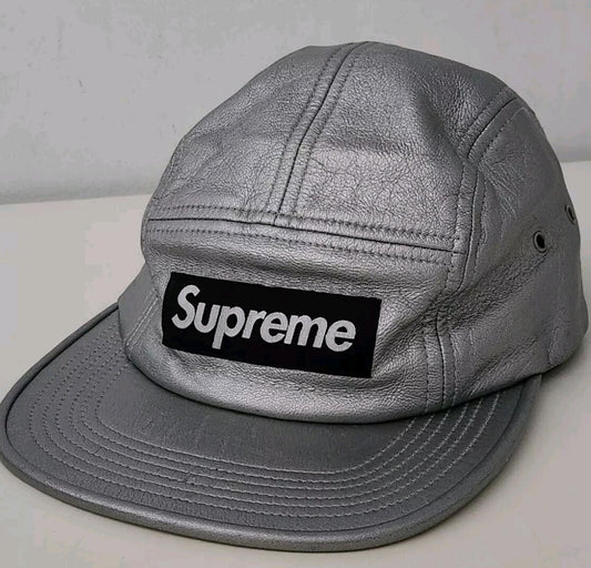 FW16 Supreme Leather Camp Cap Silber