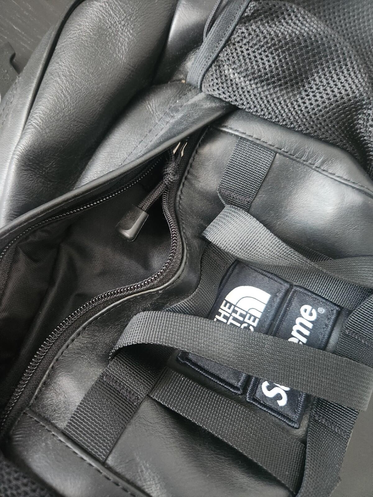 FW18 Supreme x The North Face Leather Mountain Waist Bag Black shoulder Cowhide