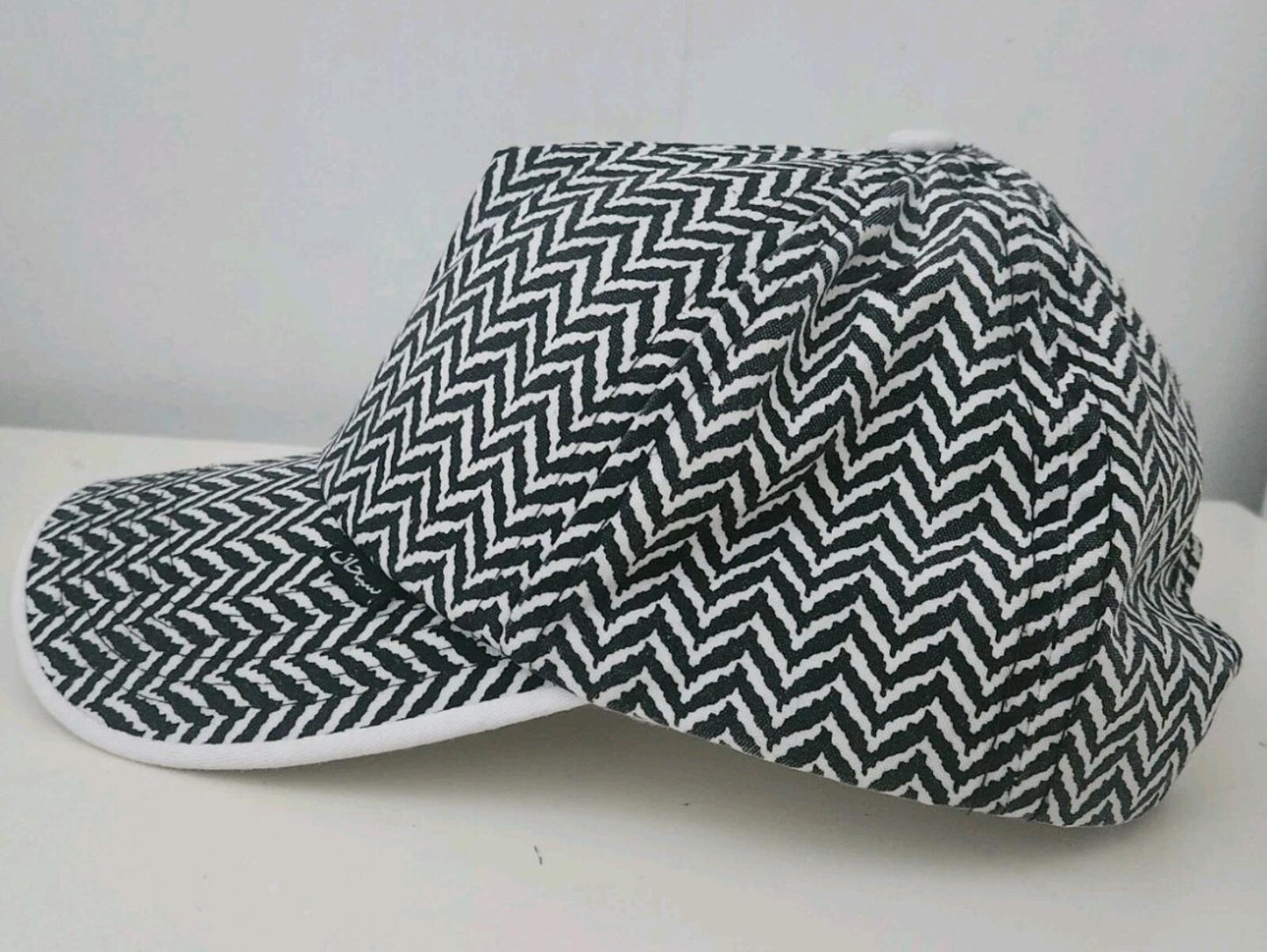 2005 Supreme Arabic Logo 5-panel White Black Hat Very Rare Vintage Grail Cap