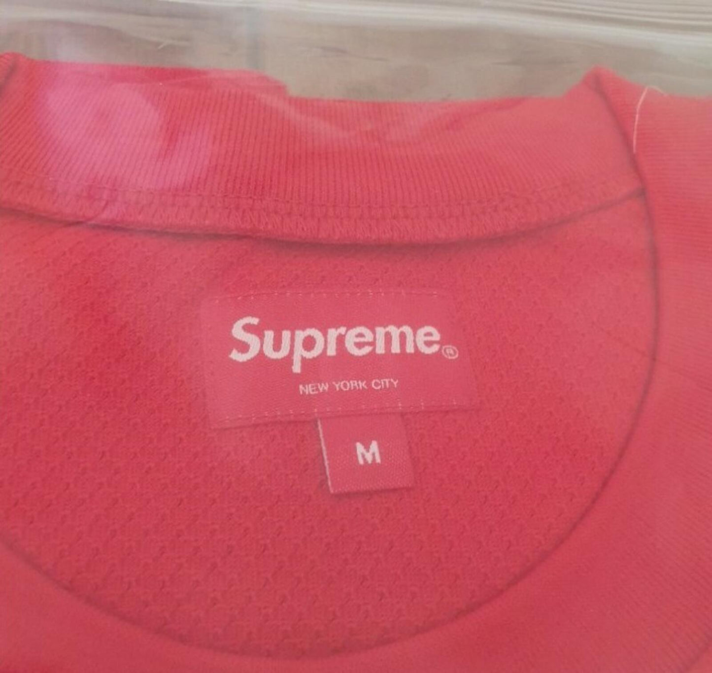 SS18 Supreme Mesh Arc Logo red tee size M medium T-shirt New in dust bag