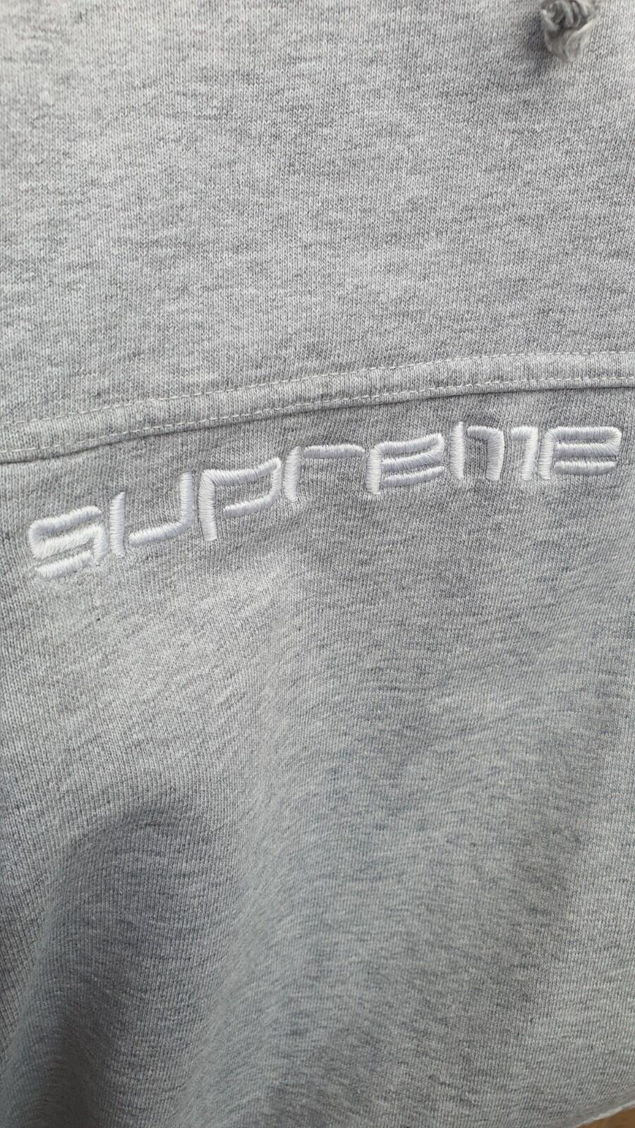 FW18 Supreme Text Stripe Kapuzenpullover Grau Gr. M