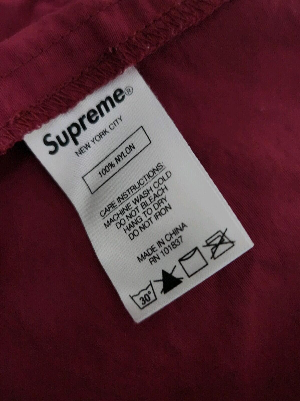 FW19 Supreme Paneled Warm Up Hose Pflaume Größe M Wasserabweisend