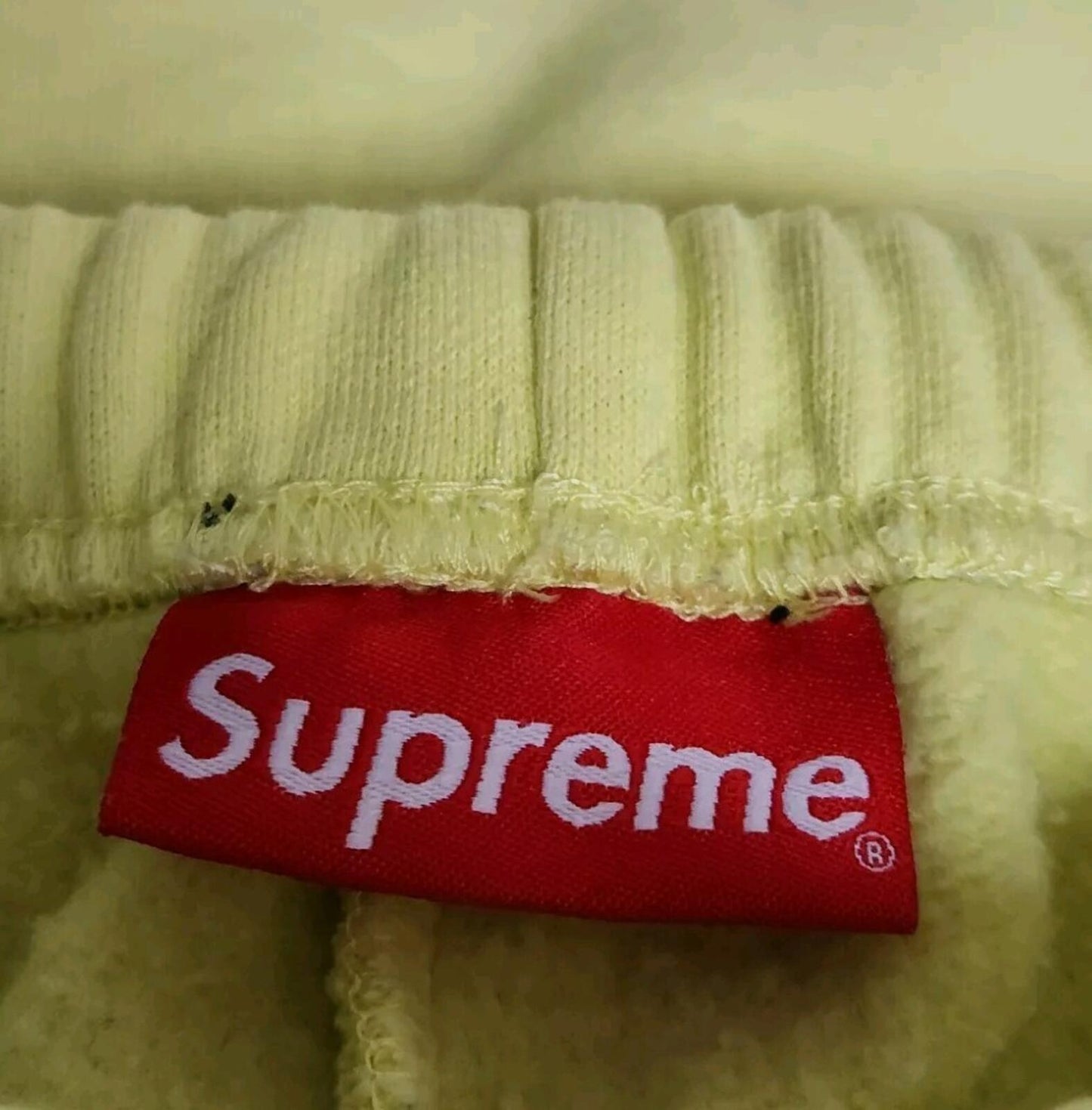 SS21 Supreme Laser Cut S Logo Sweatshort Light Lemon Größe S 30