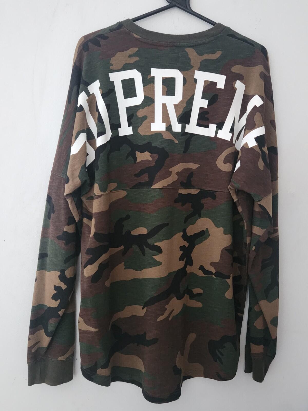 FW14 Supreme Arena Top Langarmshirt L/S Größe L Camo T-Shirt großes Logo