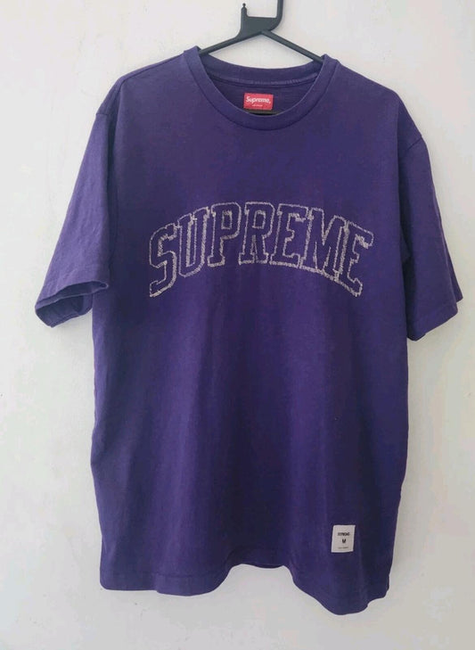 SS23 Supreme Sketch Embroidered S/S Top Talla M camiseta morada