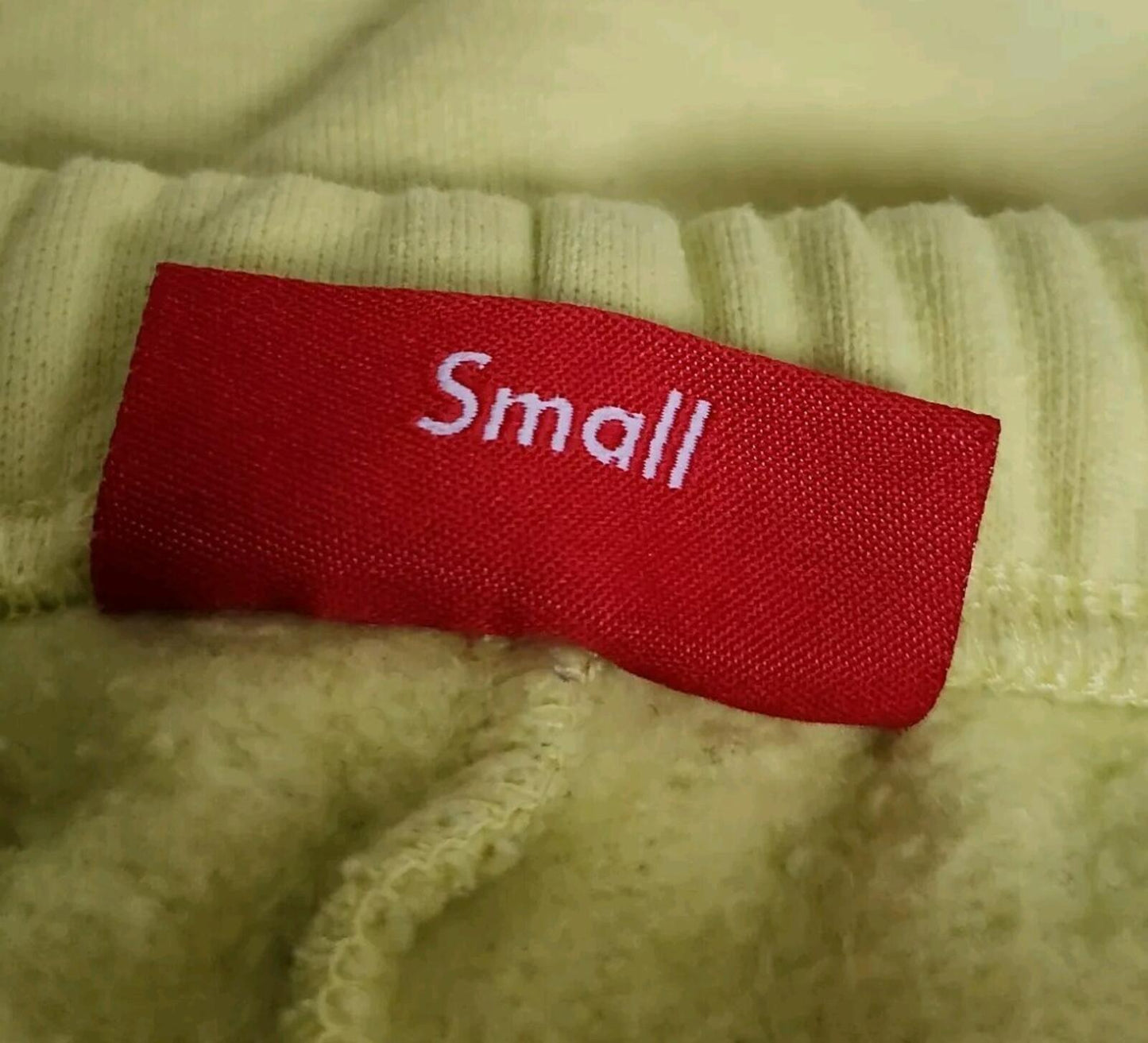 SS21 Supreme Laser Cut S Logo Sweatshort Light Lemon Größe S 30