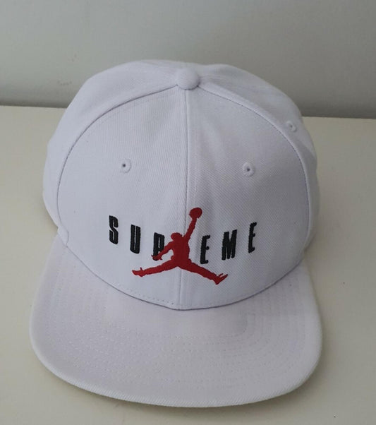 Gorra FW15 Supreme x Jordan blanca 6 paneles Jumpman Sombrero Raro 2015