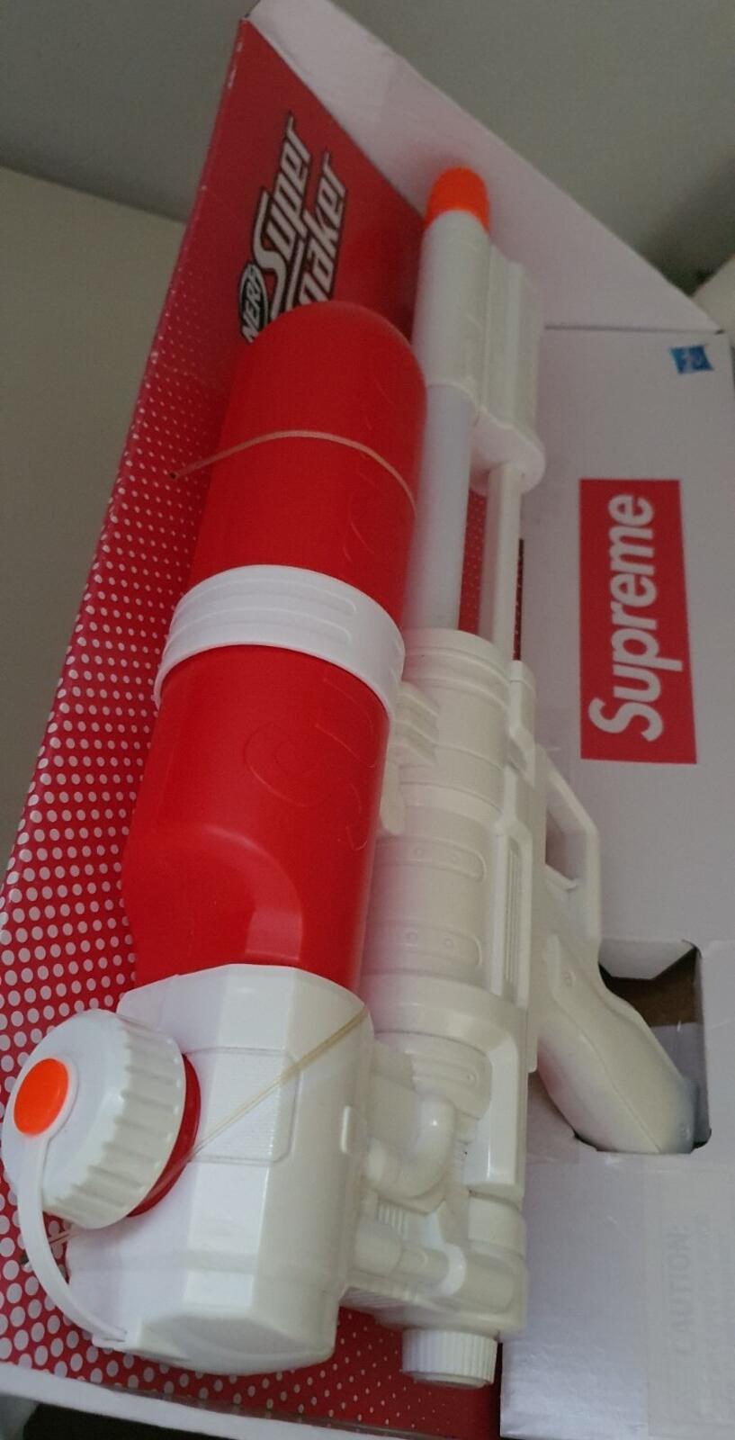 SS19 Supreme Hasbro Super Soaker 50 Water Blaster White New with defects