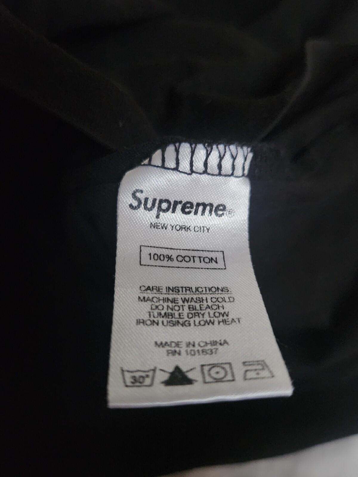 FW18 Supreme Split Logo S/S Top Black White Tee size M medium T-shirt Contrast