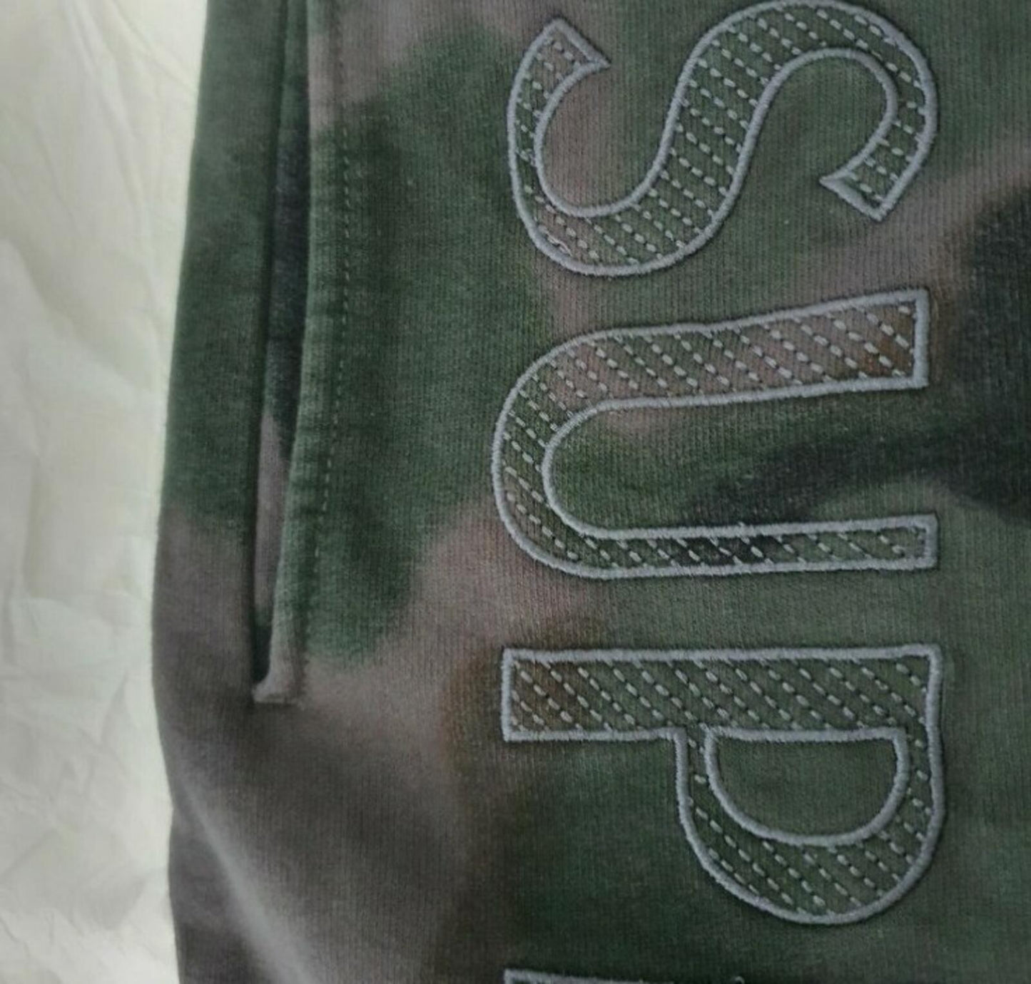 SS20 Supreme Overdyed Sweatshort Black Painted Camo Größe S