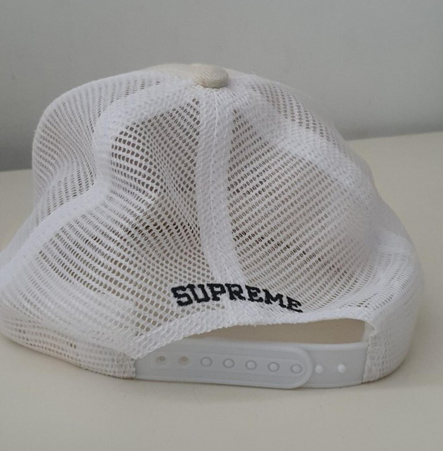 FW20 Supreme Blimp Mesh Back 5-Panel Cap Weiß