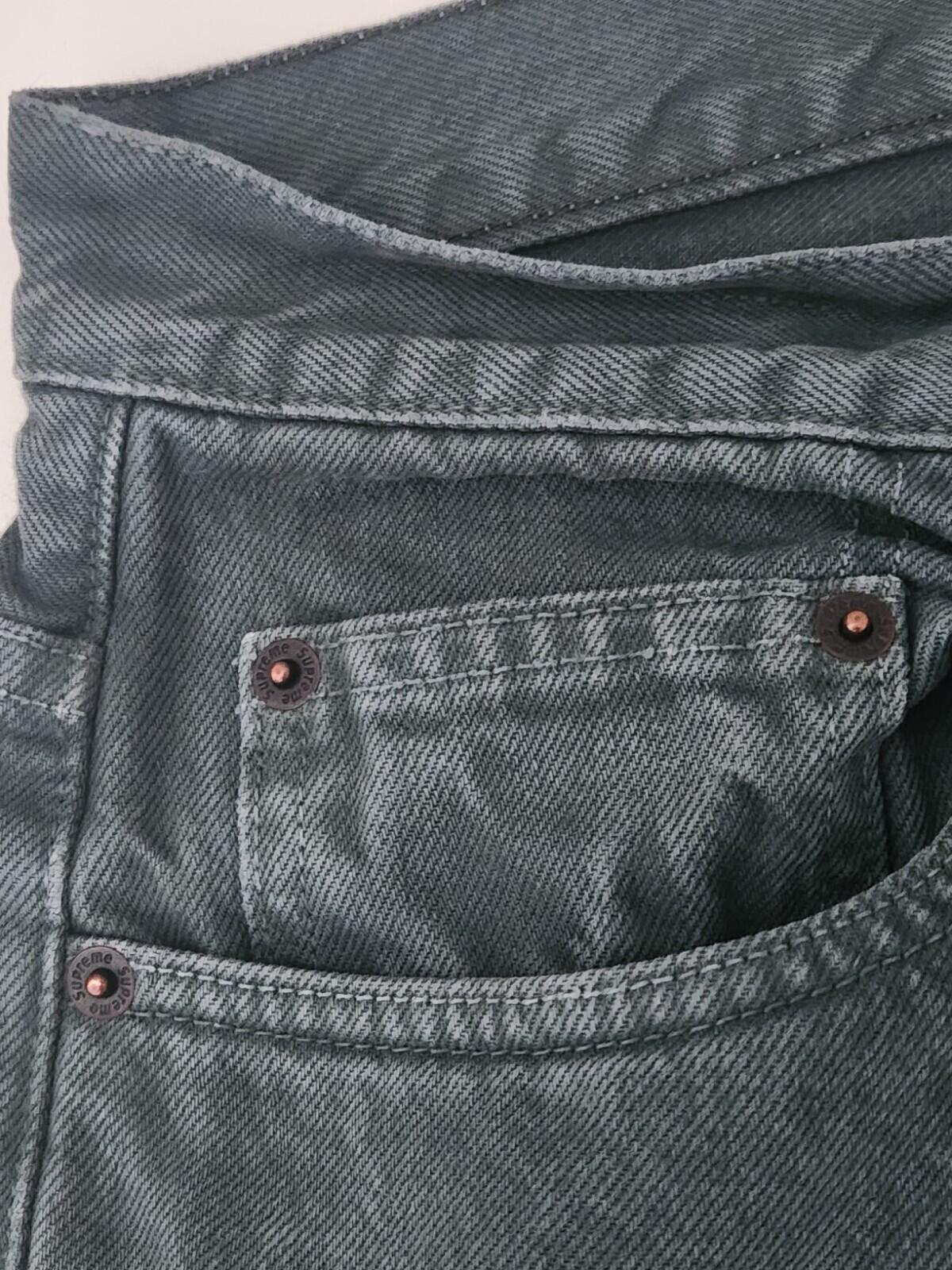 SS18 Supreme jeans regulares lavados Talla 30 Pantalones verde oscuro W30 L25 denim de estrellas