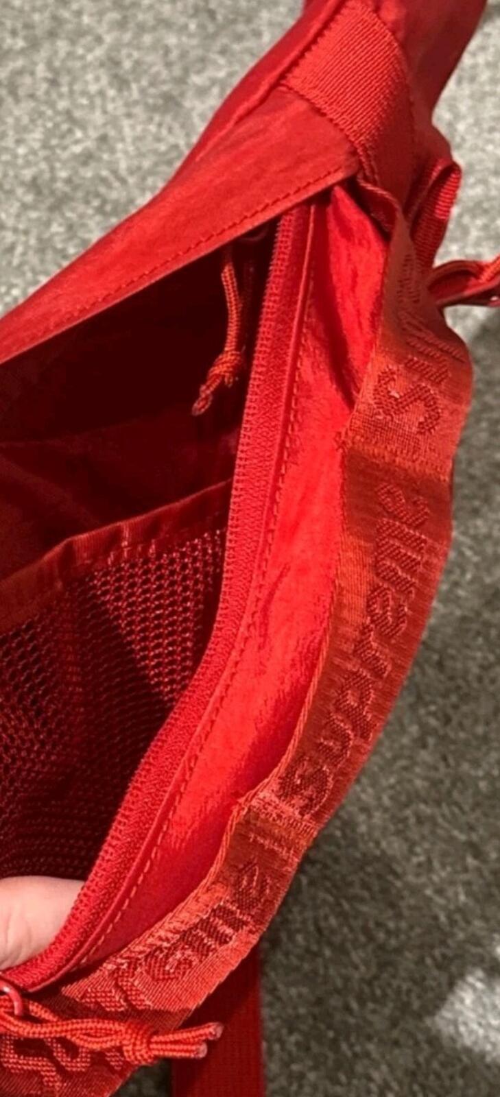 FW20 Supreme Sling Bag Rojo Oscuro