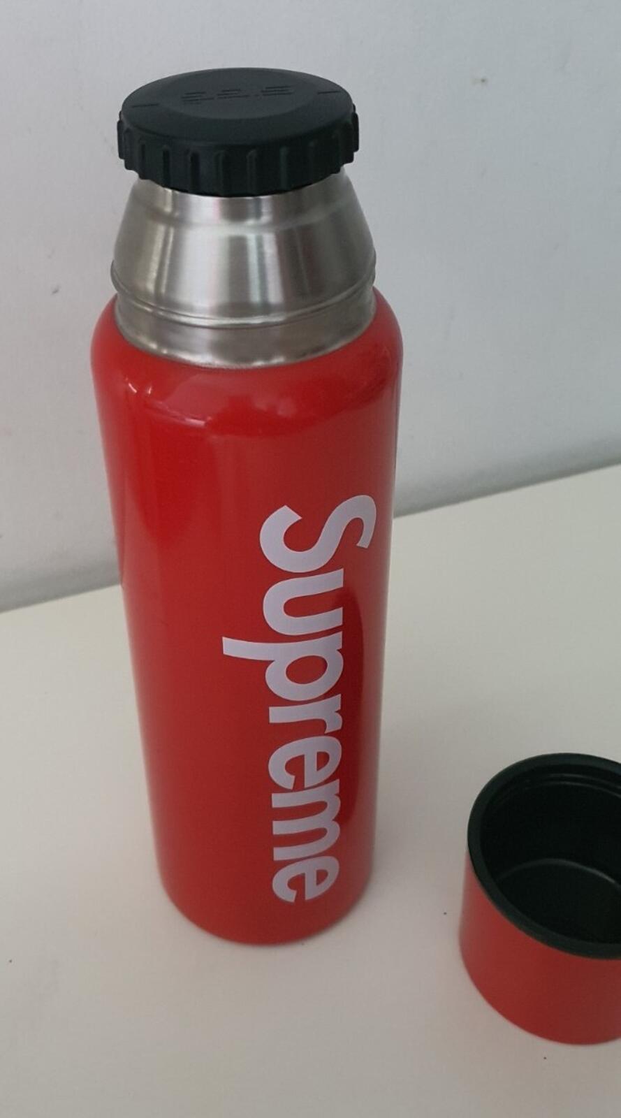 FW20 Supreme x Sigg Vacuum Insulated 0.75 bottle Red Water Stainless Steel