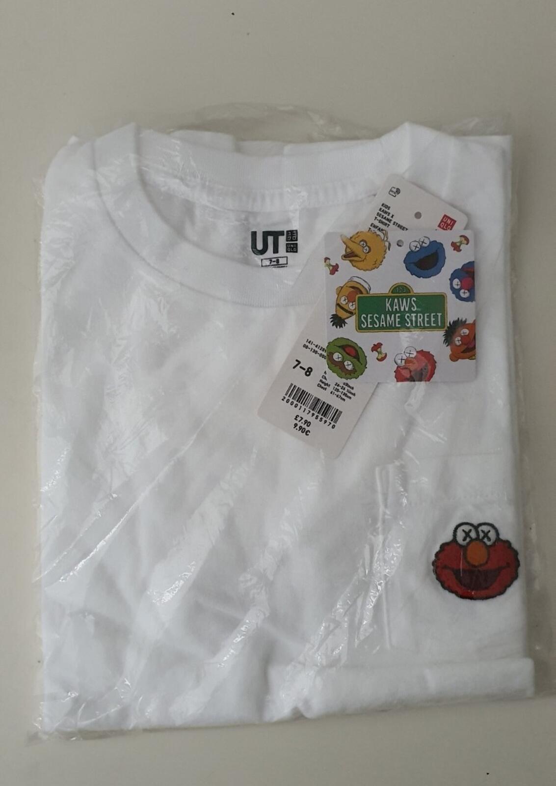 KAWS x Sesame Street Elmo UNIQLO kids pocket T-Shirt Age 7-8 (125 - 135 cm) tee