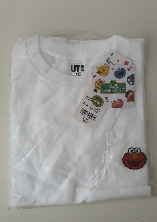 KAWS x Sesame Street Elmo UNIQLO kids pocket T-Shirt Age 7-8 (125 - 135 cm) tee