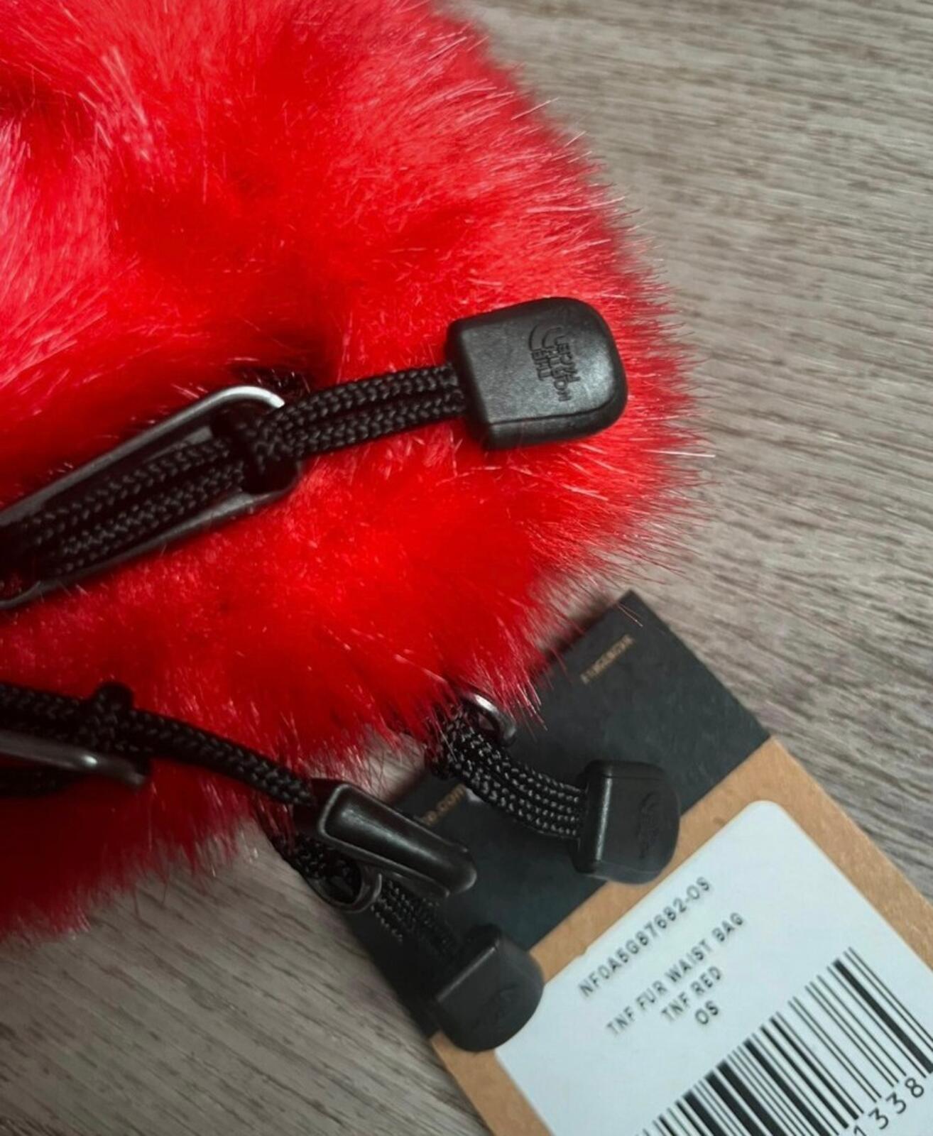 FW20 Supreme x THE NORTH FACE Faux Fur Bag Red