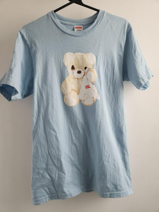 SS25 Supreme Bear Tee Powder Blue T-Shirt Größe S Small