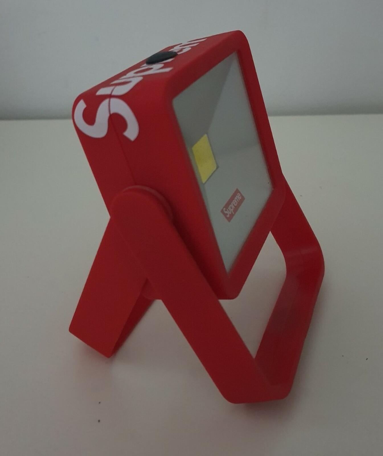 FW18 Supreme Magnetic Kickstand Light Portable LED red