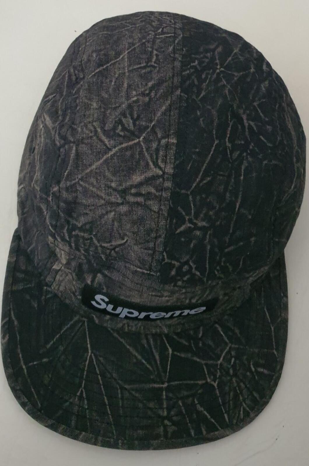 Gorra tipo militar Supreme Acid SS13 negra