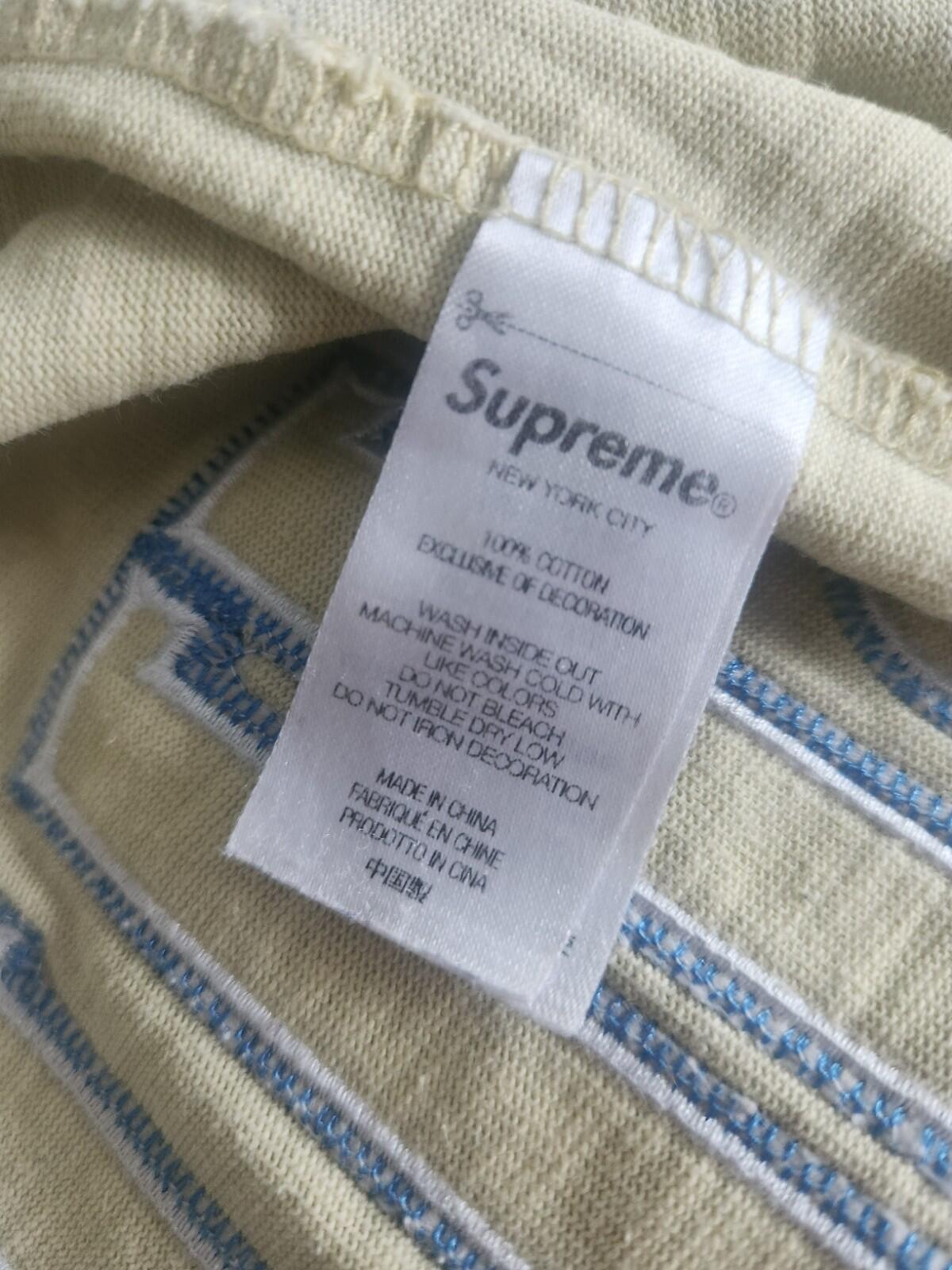FW22 Supreme Contrast Appliqué S/S Top T-Shirt Größe S Klein Hellgelb