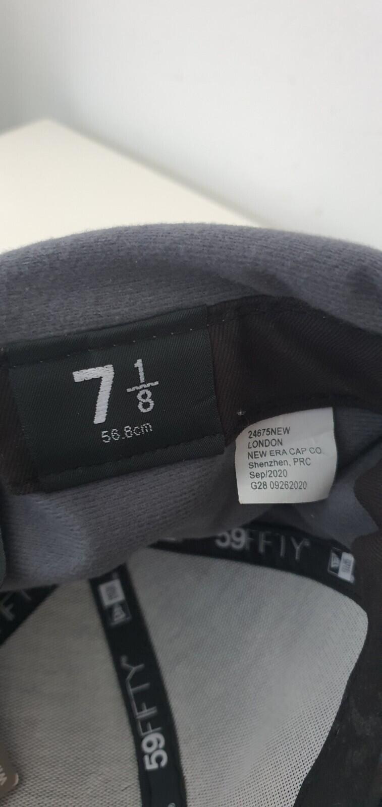FW20 Supreme Windstopper Earflap Box Logo New Era size 7 1/8 Gore-Tex cap hat